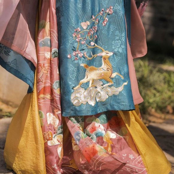 Goddess of the Forest Hanfu Gown - Picture 6 of 12